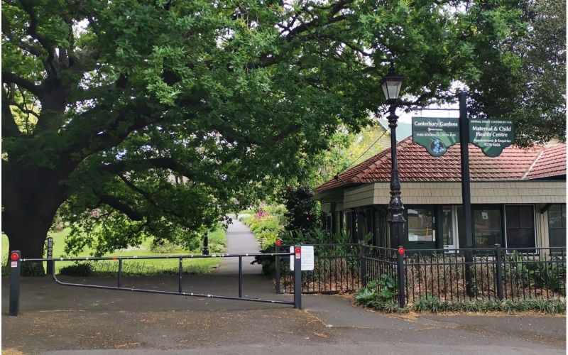 Canterbury Gardens is in the heart of the suburb. The walk ways and shady trees make for such a peaceful setting.