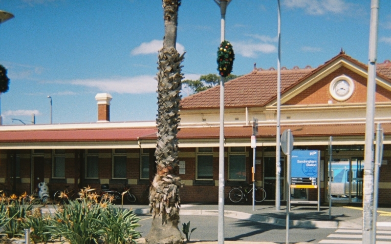 Sandringham Train Station. Credit image: https://en.wikipedia.org