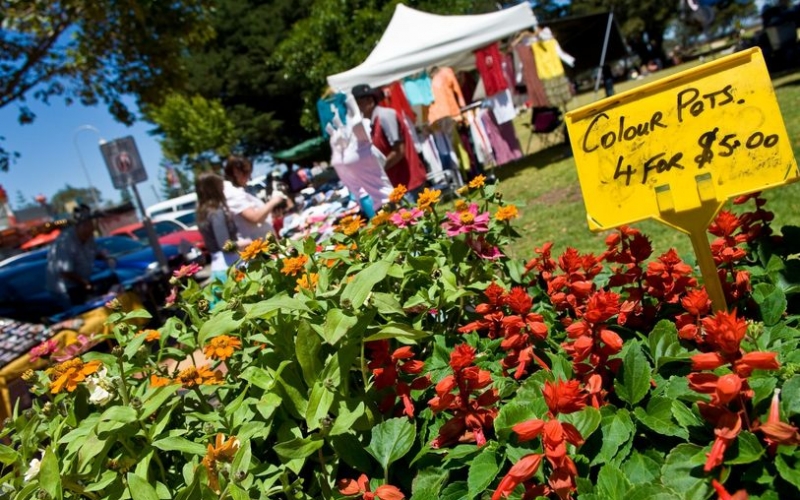 Altona Beach Market. Credit image: https://www.facebook.com/HobsonsBayCityCouncil