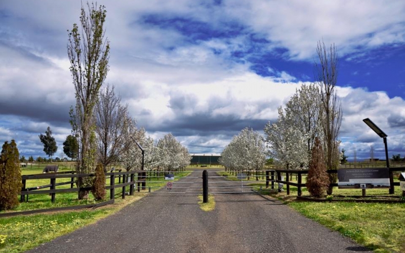 JurAvon Park Equestrian Centre. Credit image: https://www.facebook.com/JurAvon-Park-Equestrian-Centre