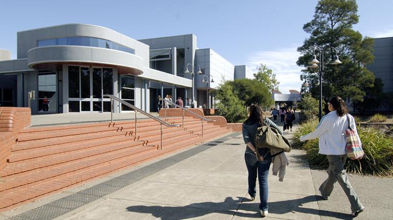 Vic Uni - St Albans Campus. Credit image: https://www.vu.edu.au/campuses/st-albans