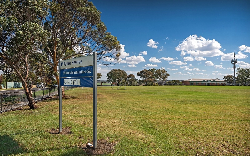 Rayner Reserve Playground Oak Park. Credit image: www.facebook.com/renewraynerreserve