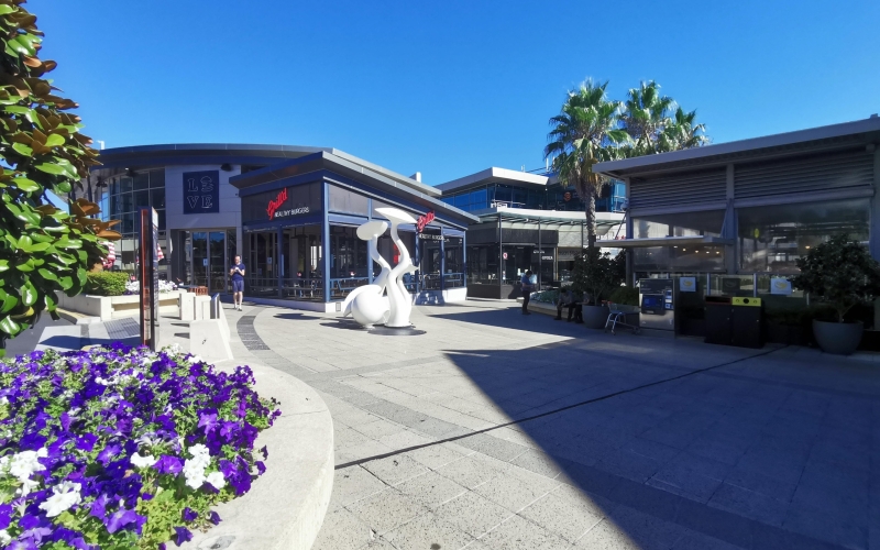 Chadstone Shopping Centre is one of the biggest in the Southern Hemisphere hosting over 530 stores.