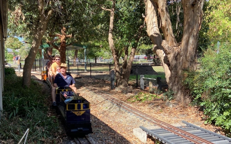 The Mooroolbark Miniature Railway. Credit image: https://www.facebook.com/MooroolbarkMiniatureRailway/photos'