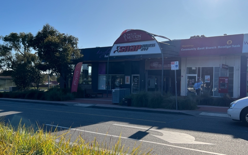 Snap Fitness is one of many fitness studios located in the suburb.