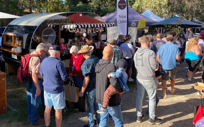 Warrandyte Riverside Market. Credit image: https://www.facebook.com/warrandyteriversidemarket/photos