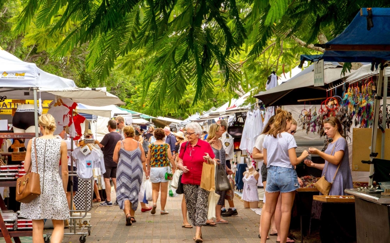 Manor Lakes Community Market. Credit image: https://www.facebook.com/Bridgefieldrockbank/photos