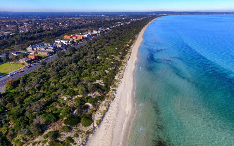 Seaford Beach. Credit image: https://www.visitmelbourne.com/