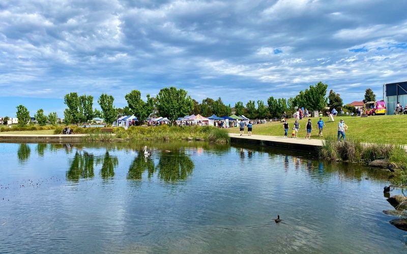 Pakenham Lakeside Loop. Credit image: https://www.visitvictoria.com/