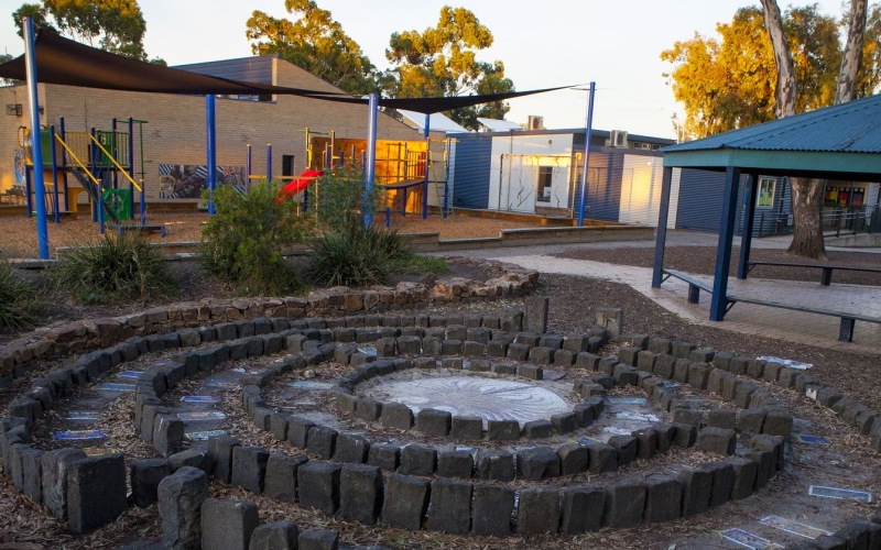 Thomastowm Primary School. Credit image: https://www.thomastownps.vic.edu.au/