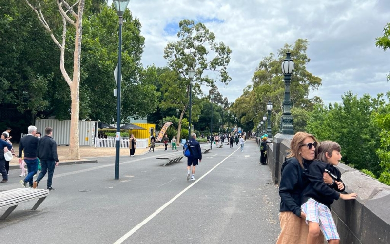 Birrarung Marr is an inner-city park, features a range of native flora and sculpted terraces.