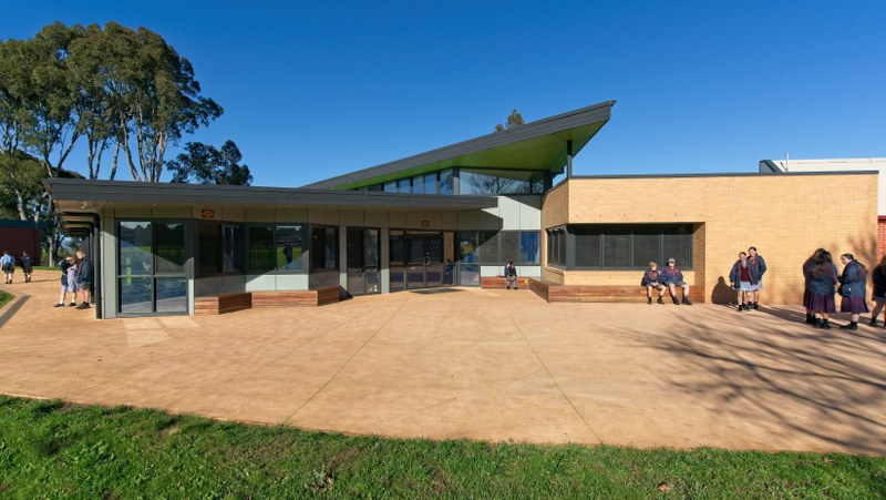 Drouin Secondary College. Credit image: https://www.lawarchitects.com.au/drouin-secondary-college