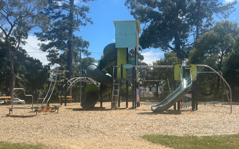 Vermont Reserve has a popular public playground.