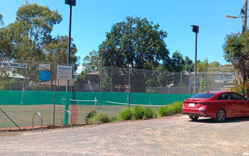 Box Hill North Tennis Club has 6 well maintained red porous courts.