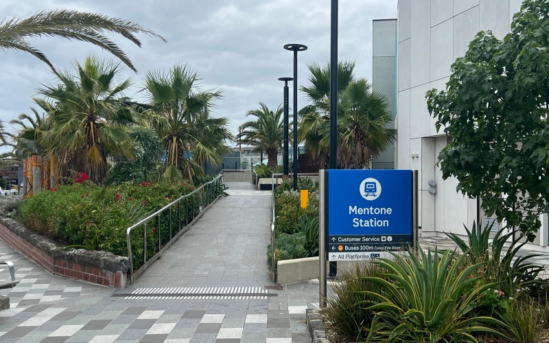 Mentone train station is a commuter railway station on the Frankston line